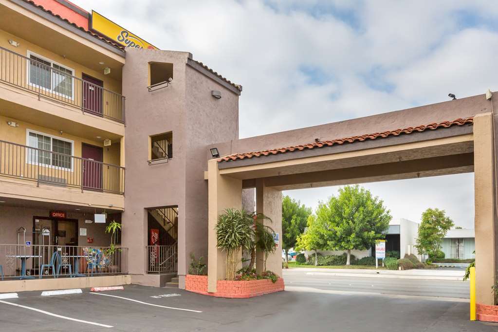 Super 8 By Wyndham El Cajon San Diego Eksteriør bilde