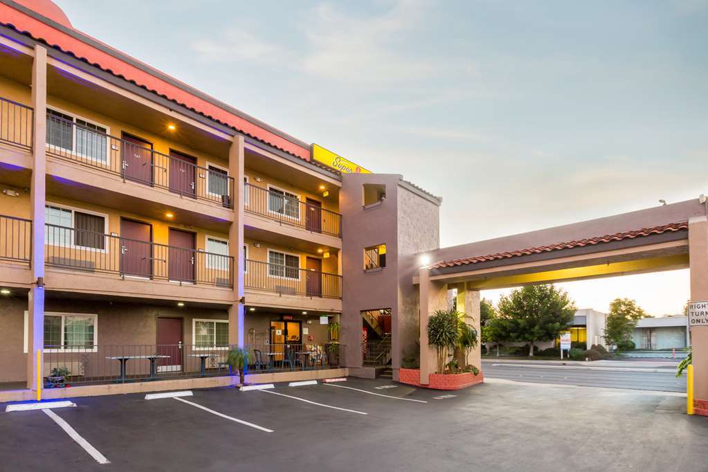 Super 8 By Wyndham El Cajon San Diego Eksteriør bilde